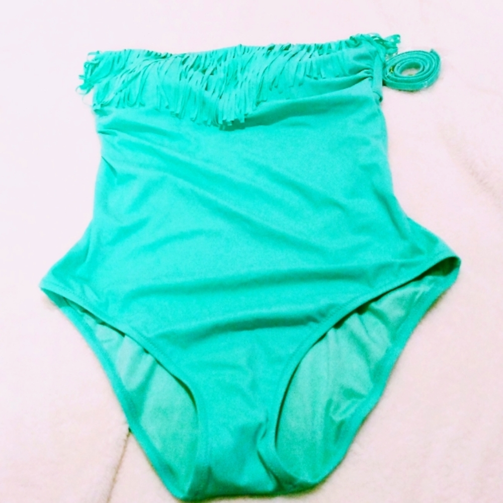 Victoria's Secret, Women's Size Large Fringe Top , One piece swimsuit 💖